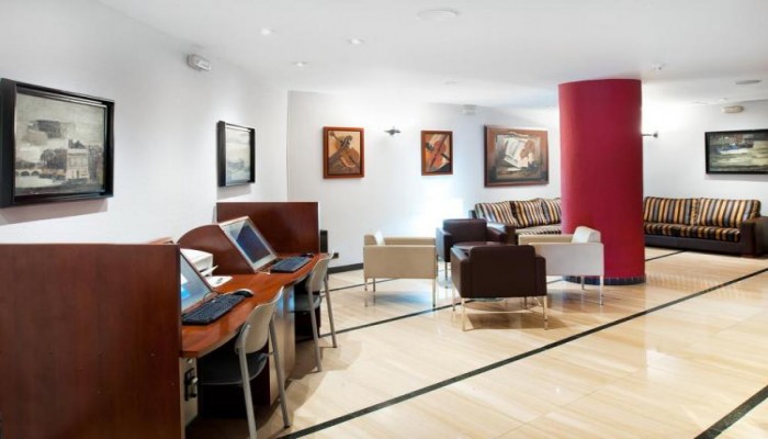 Hotel Catalonia Park Guell poza 9