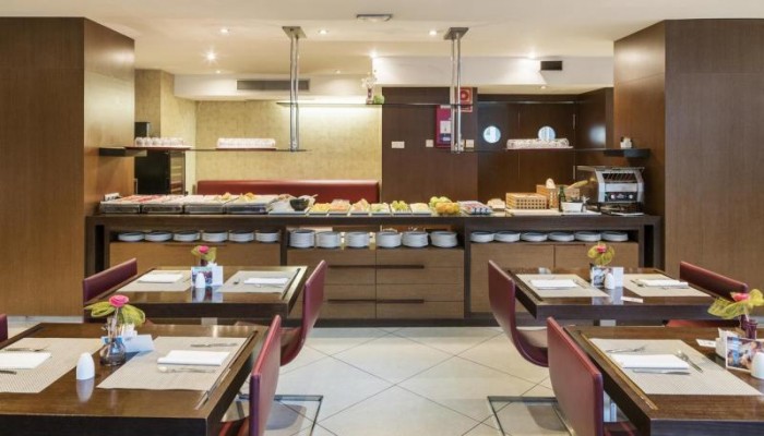 Hotel Ilunion Auditori poza 3