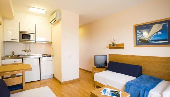 Club Martha Aparthotel poza 3