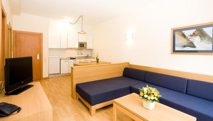 Club Martha Aparthotel poza 2