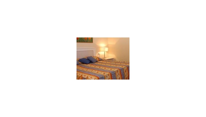 Sunningdale Village poza 14