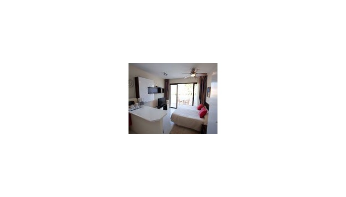 Sunningdale Village poza 10