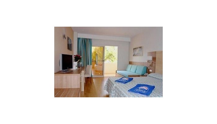 Invisa Hotel Club Cala Blanca poza 9