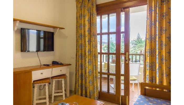 Reveron Apartments poza 8