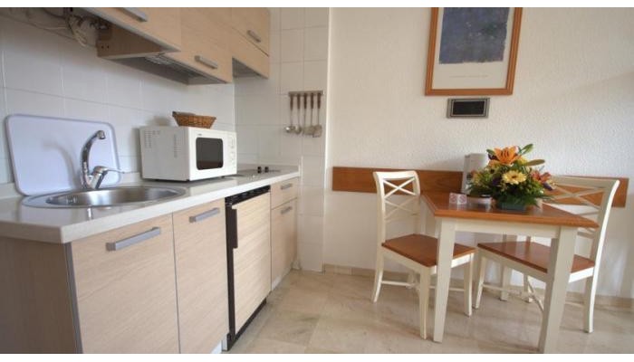 Reveron Apartments poza 2