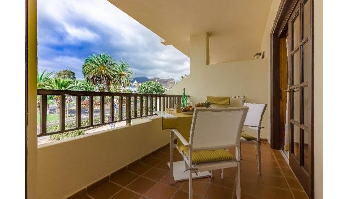 Reveron Apartments poza 7