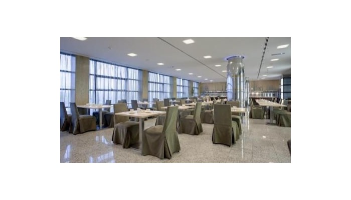 Hotel Crowne Plaza Madrid Airport poza 9