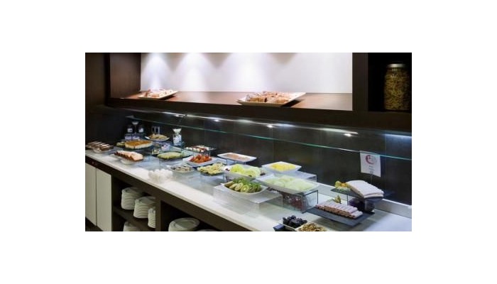 Hotel Ilunion Suites Madrid poza 9