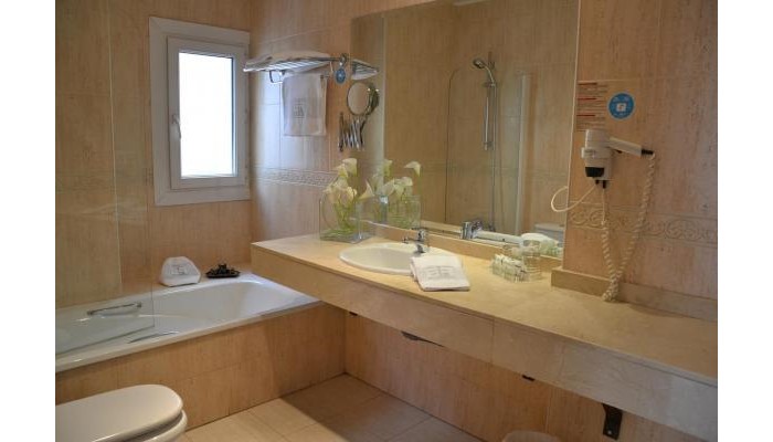 Hotel Serrano poza 2