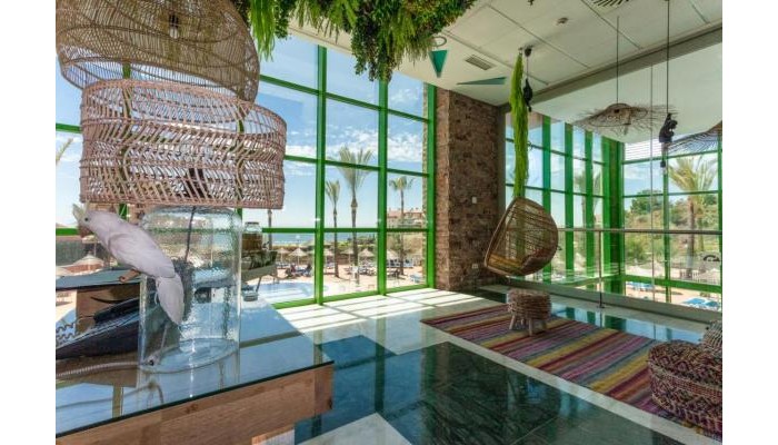 Holiday World Riwo Hotel poza 8