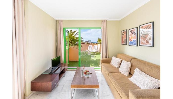 Holiday World Riwo Hotel poza 4