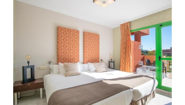 Holiday World Riwo Hotel poza 2