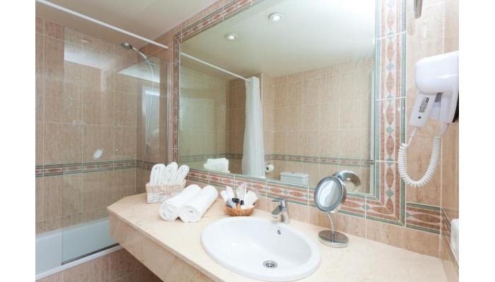 Hotel Fergus Style Cala Blanca Suites poza 2