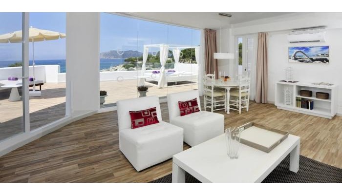 Hotel Fergus Style Cala Blanca Suites poza 3