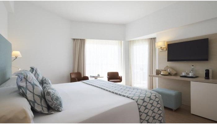 Pure Salt Garonda Hotel poza 2