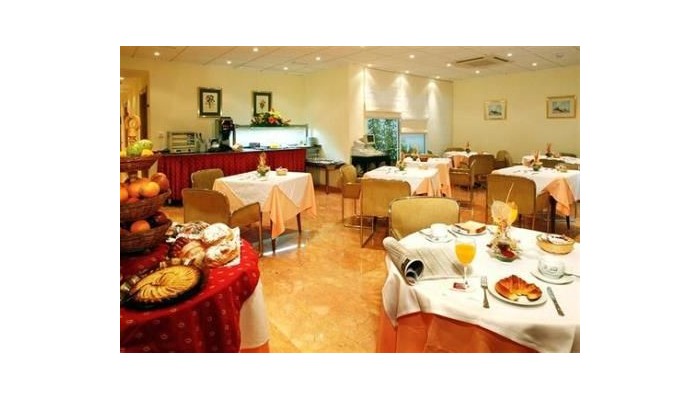 Hotel Husa Llar poza 2